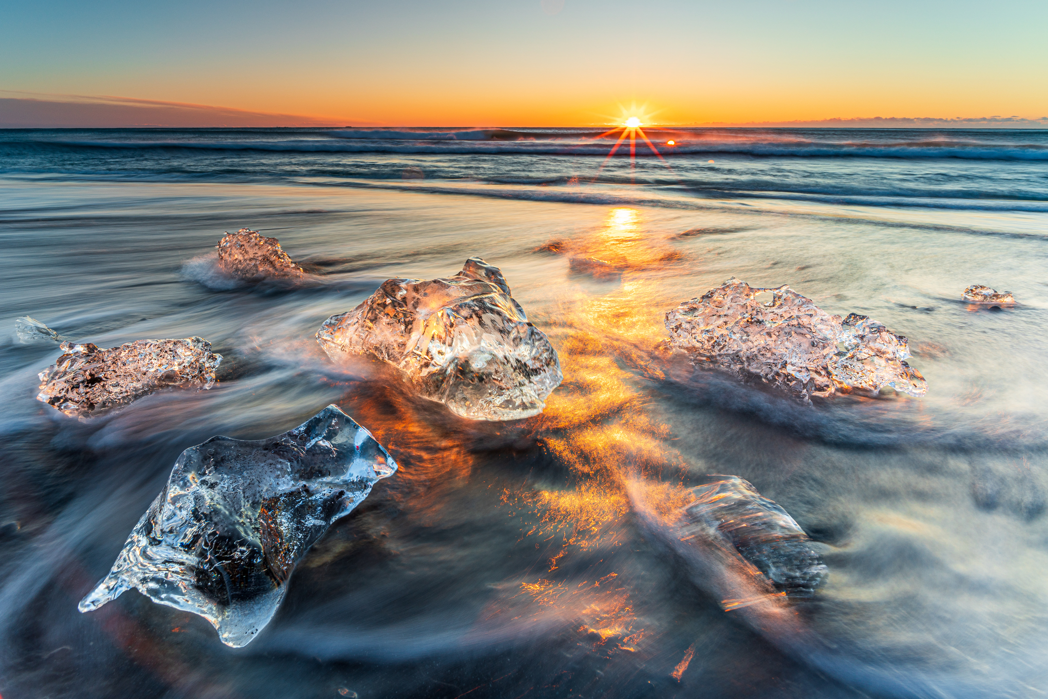 Алмазный пляж (Jökulsárlón Ice Beach): ледяные драгоценности Исландии