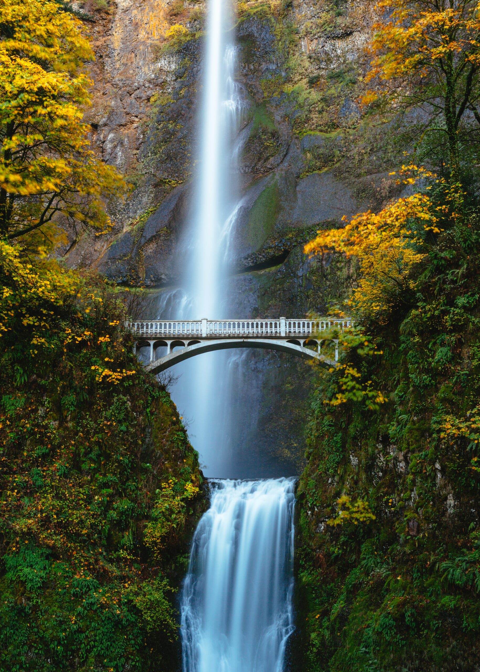 Multnomah Falls Oregon's Spectacular Waterfall Unusual Places